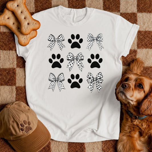 Paw Prints and Bows T-Shirt – Coquette Aesthetic Dog Mom Tee