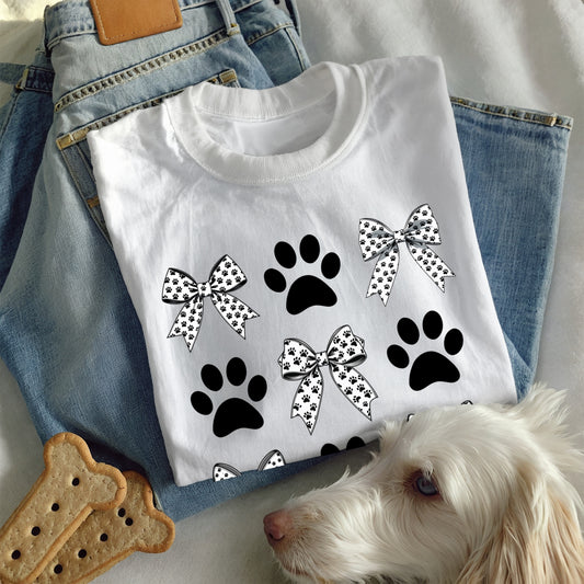 Paw Prints and Bows T-Shirt – Coquette Aesthetic Dog Mom Tee
